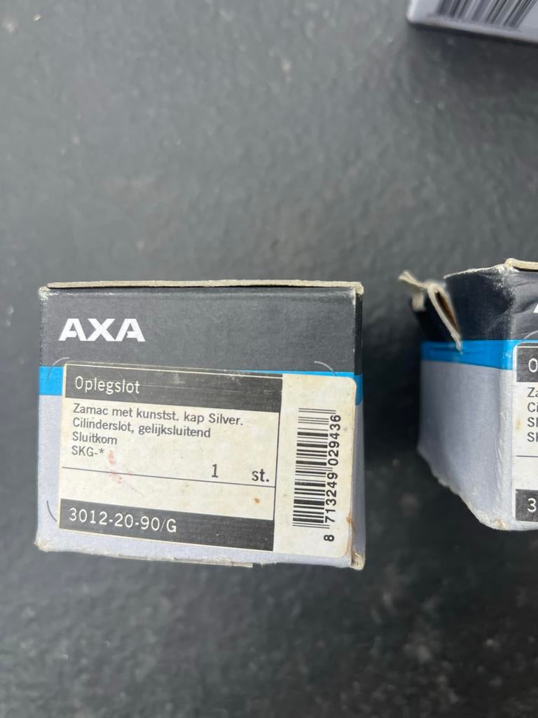 2 x AXA Oplegslot Zamac met kunststof kap Silver, Ophalen, Nieuw, Overige materialen, Slot