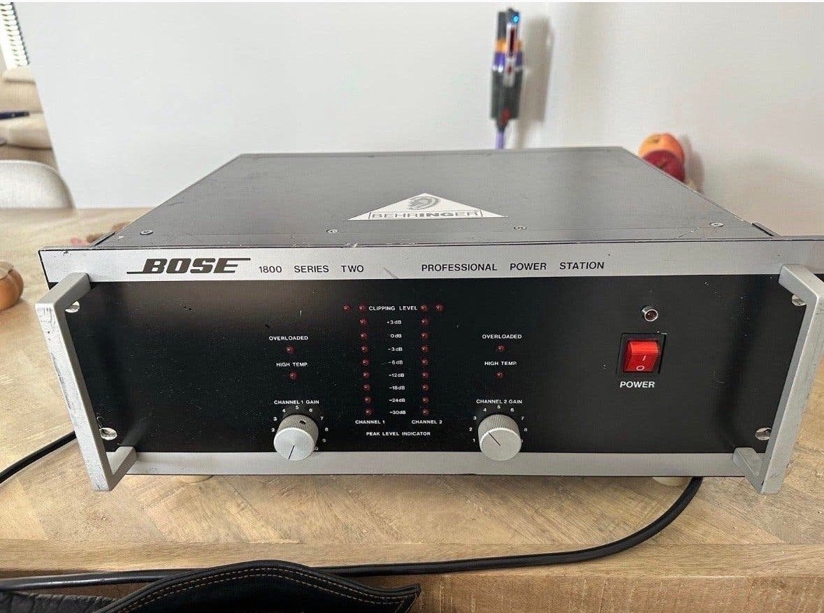 Bose 1800 Series Two Professionele Eindversterker, Gebruikt, 120 watt of meer, Stereo, Ophalen