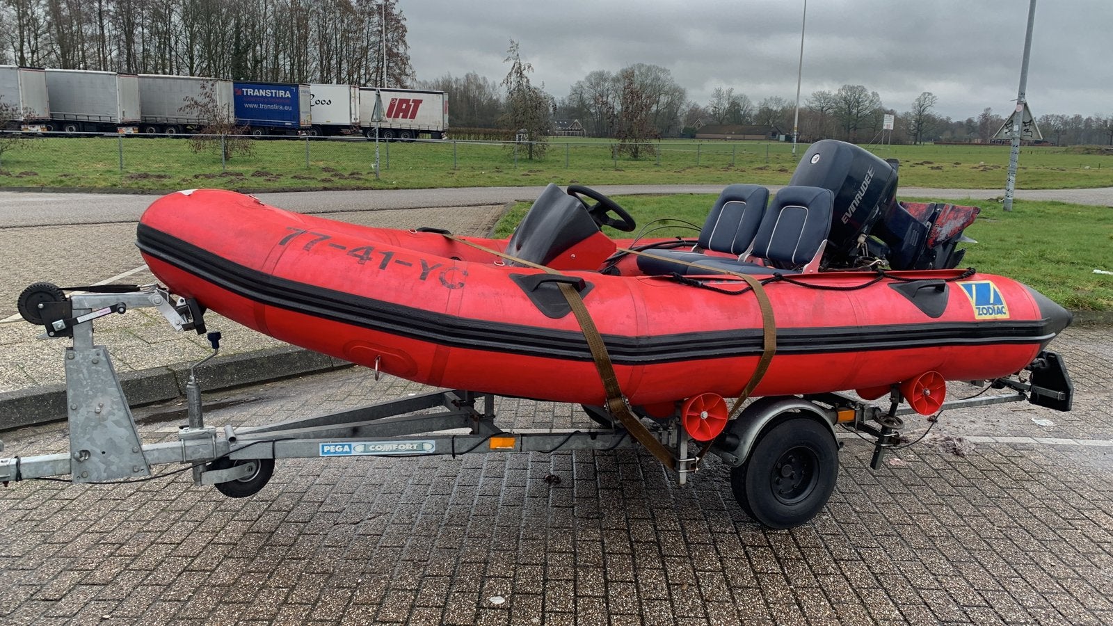 Zodiac 4.30 met 60pk en 30 pk evinrude motor, Ophalen, Benzine, 30 pk of meer