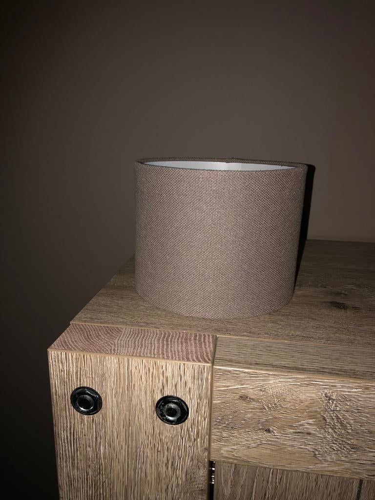 NIEUWSTAAT TAUPE LAMPENKAP 20 CM DOORSNEE 15 CM HOOG, Overige kleuren, Rond, Ophalen of Verzenden, Zo goed als nieuw