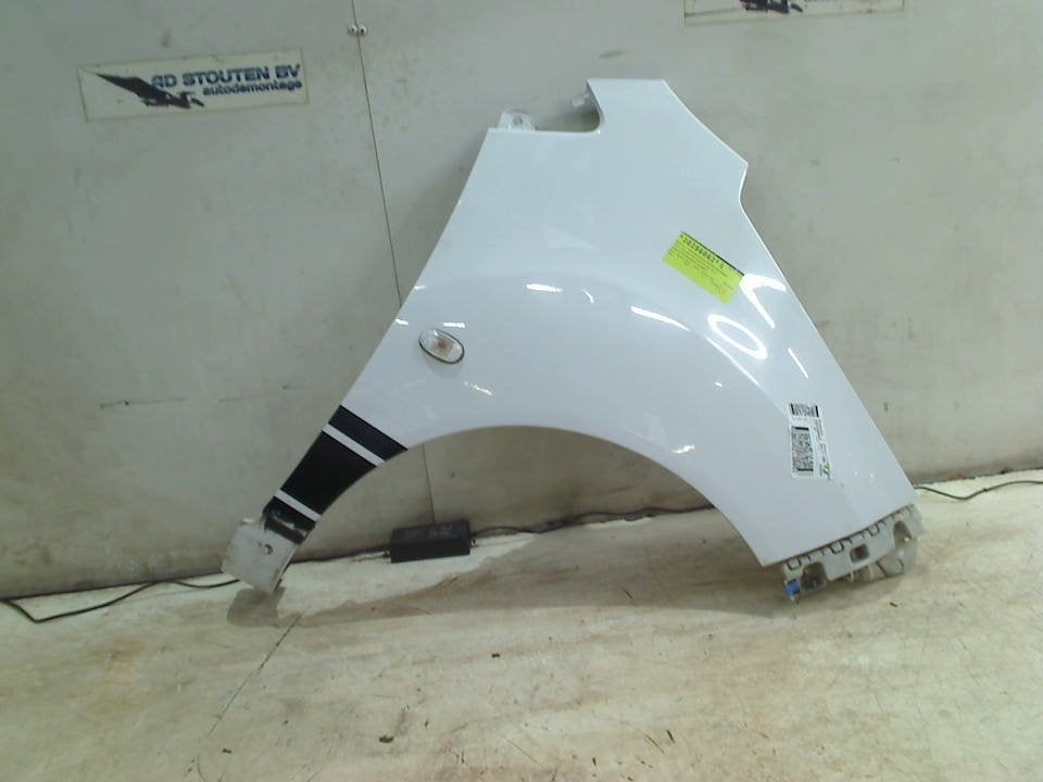 Spatbord Rechts Voor Daewoo / Chevrolet Spark (M300) 2012, Gebruikt, Daewoo, General Motors Germany GmbH, Chevrolet.europe@gm.com