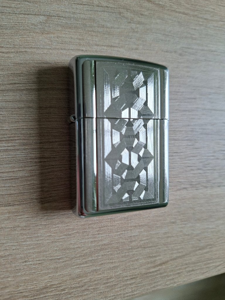 Zippo K XV gegraveerde zilverkleurige aansteker, Verzamelen, Ophalen, Gebruikt, Aansteker