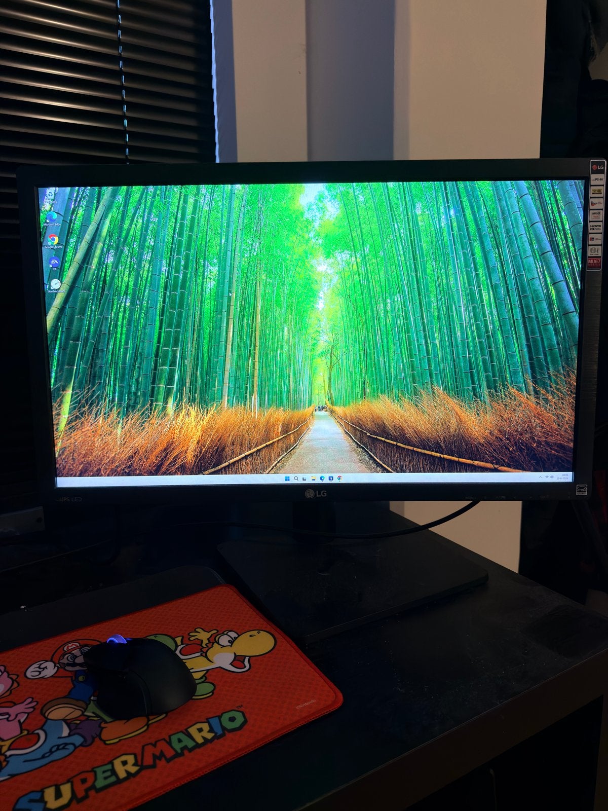 LG 27MU67-B 27 inch 4K UHD IPS Monitor, Computers en Software, Monitoren, Gaming, IPS, In hoogte verstelbaar, Ophalen of Verzenden