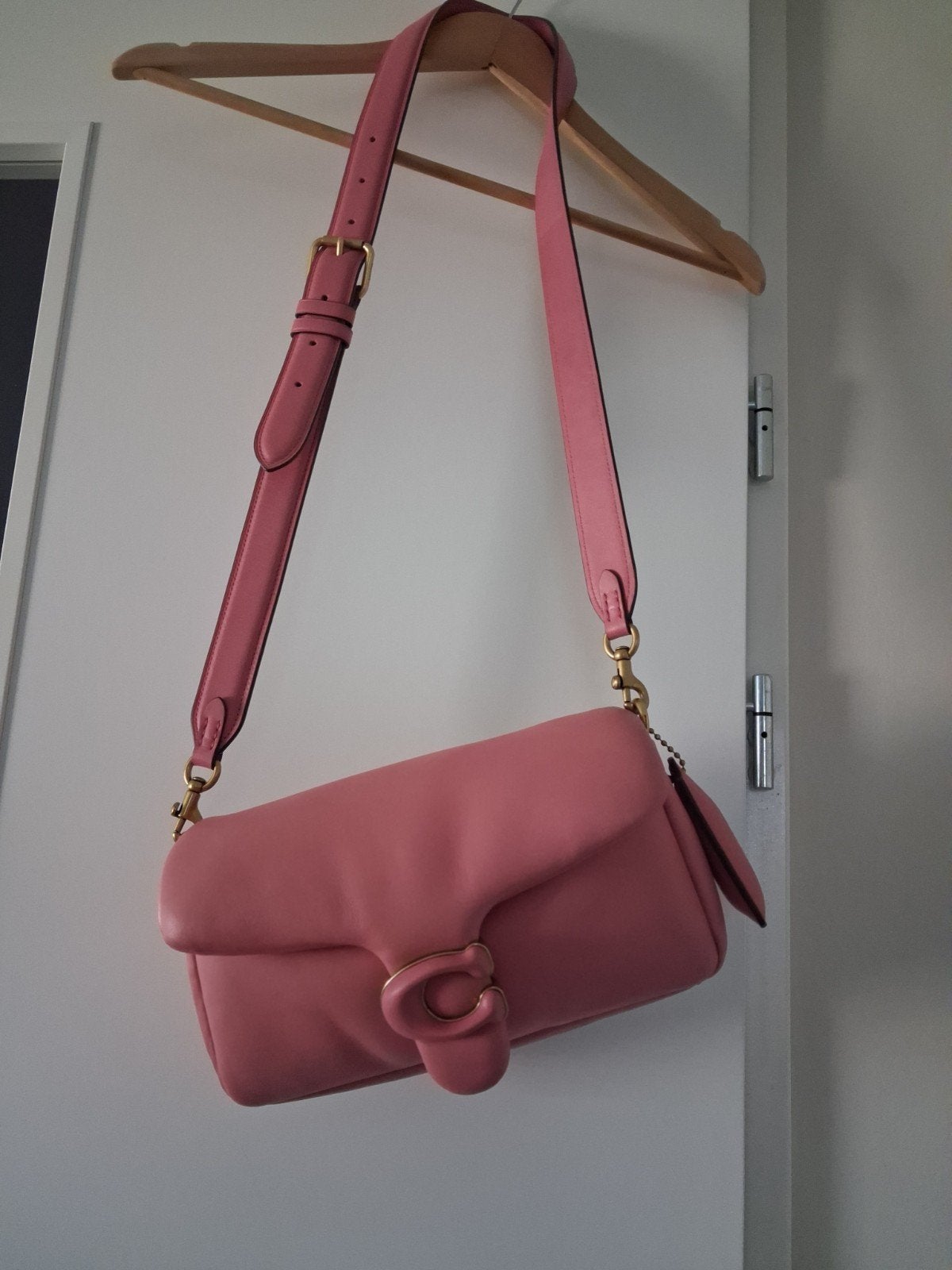 Coach pillow schouder of handtas rose, Ophalen of Verzenden, Zo goed als nieuw, Roze
