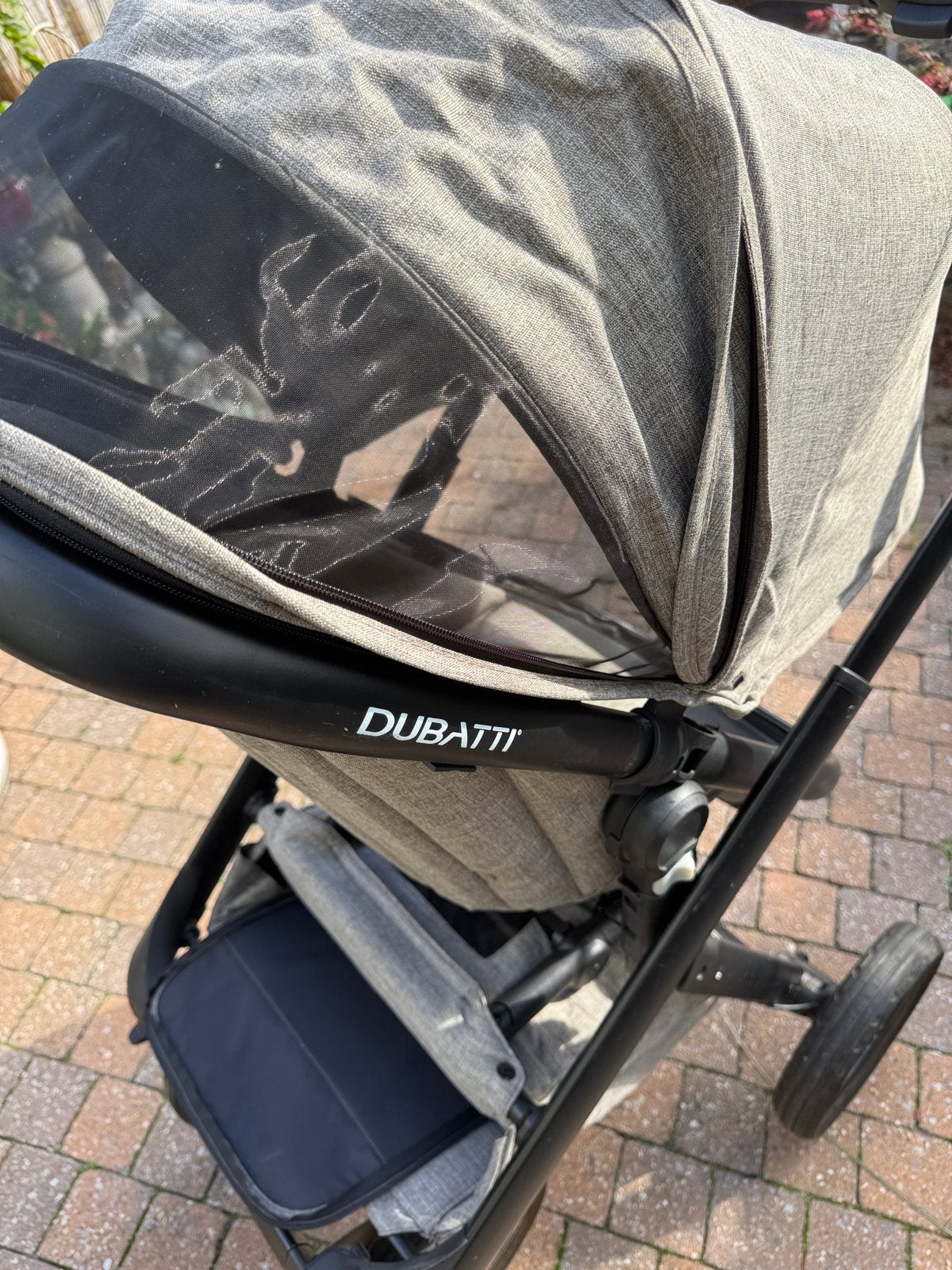 Dubatti One E6 kinderwagen grijs + reiswieg | luchtbanden, Ophalen of Verzenden, Zo goed als nieuw, Overige merken, Zonnekap