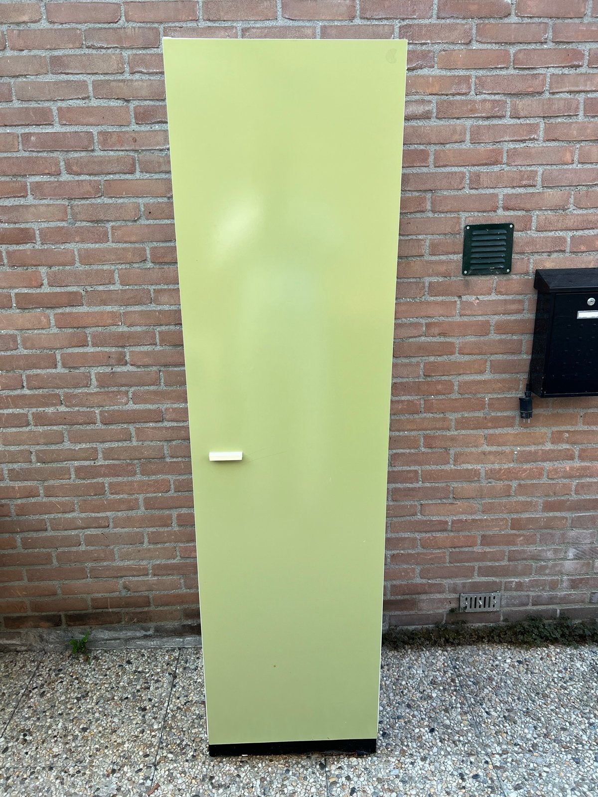 Smalle groene retro kast met planken, Ophalen, Gebruikt