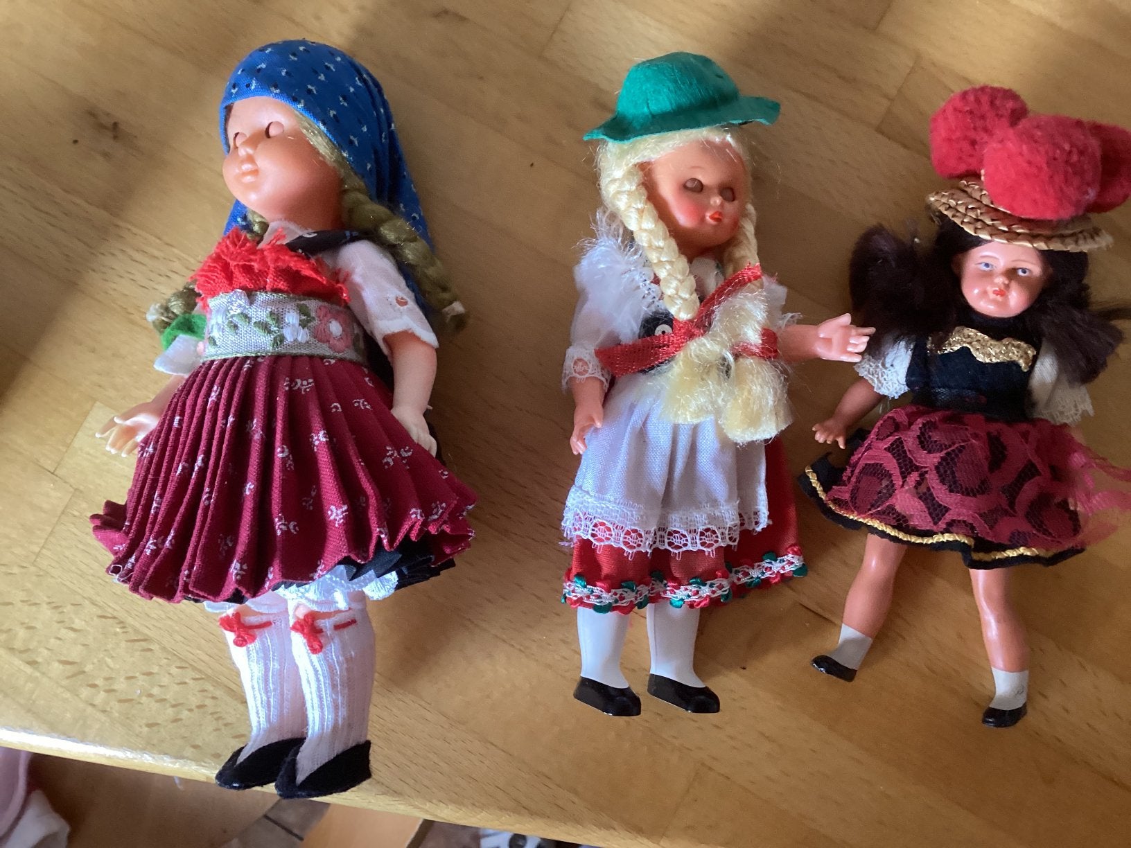 Klederdracht poppetjes jaren 50. 3 stuks, Ophalen of Verzenden, Zo goed als nieuw