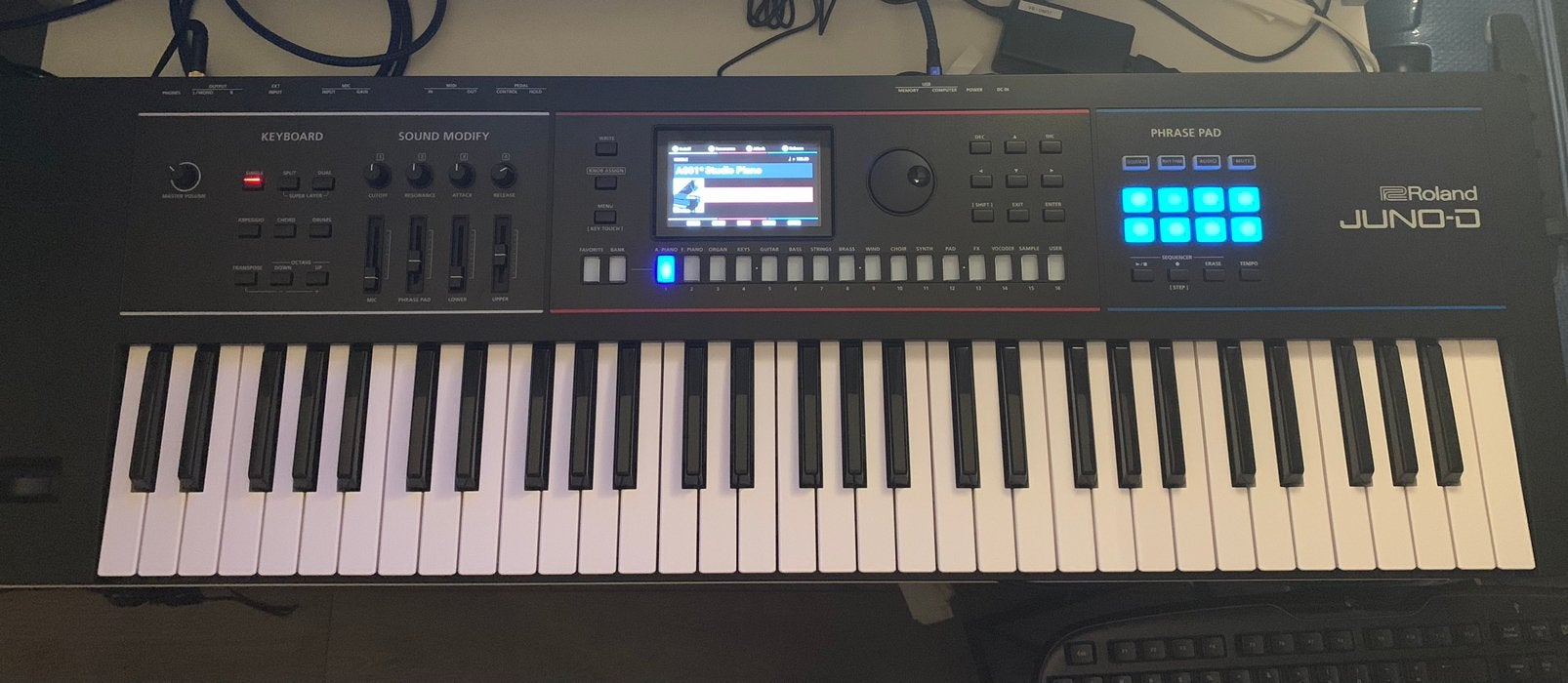 Roland Juno-D6 synthesizer(2024 nieuw model)+Roland stofhoes, Muziek en Instrumenten, Synthesizers, 61 toetsen, Roland, Ophalen of Verzenden