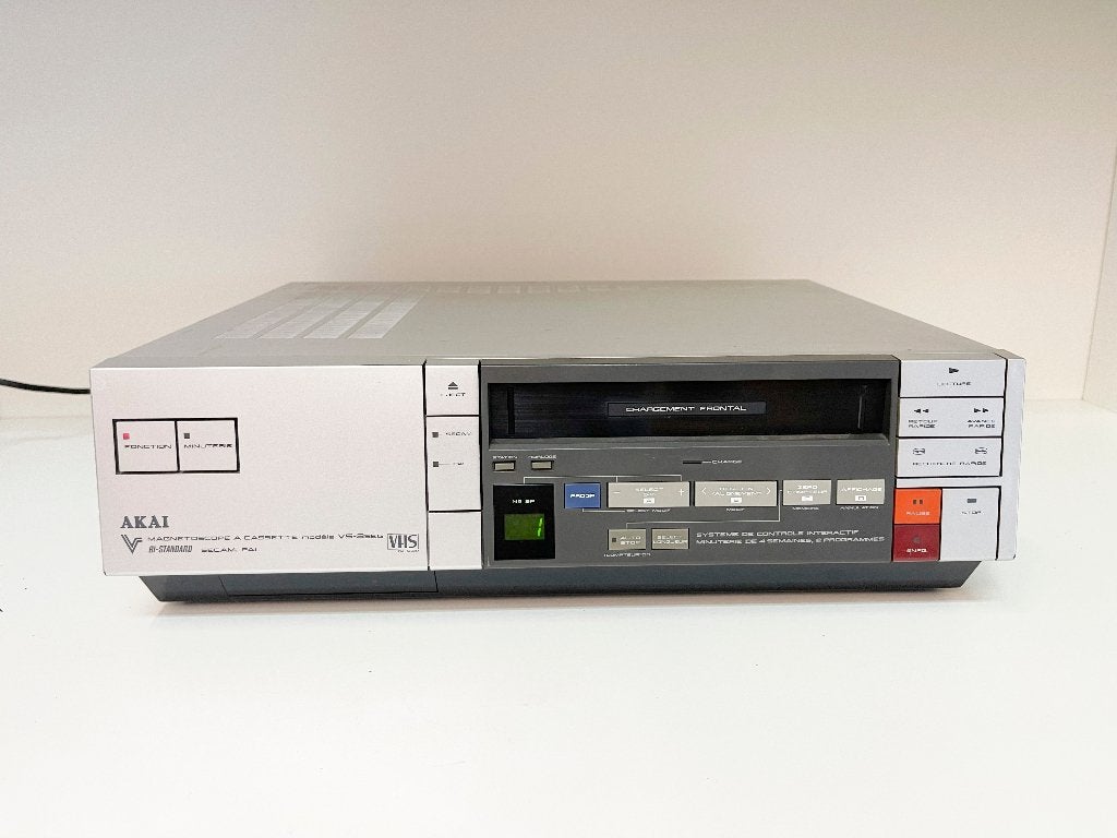 AKAI VS-3SEG zeldzame VHS-videorecorder(slikt cassette niet), N, N, Ophalen of Verzenden, Niet werkend