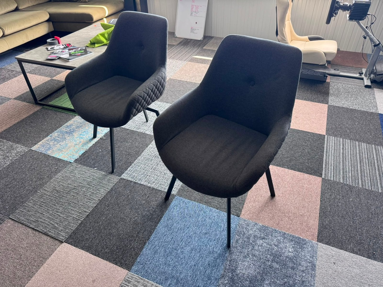 Zwarte stoelen, Ophalen, Zo goed als nieuw, Kunststof