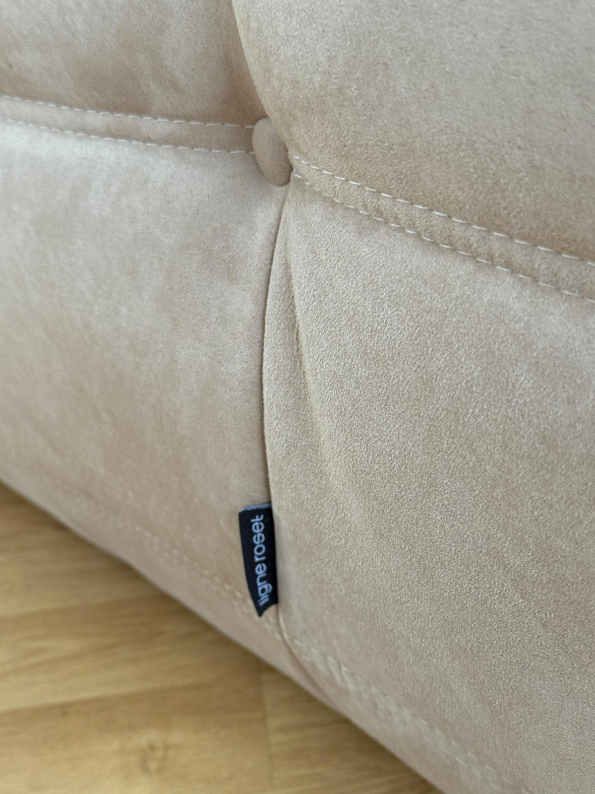 Foto 5 van Ligne Roset Togo 3-zitsbank – Nieuw