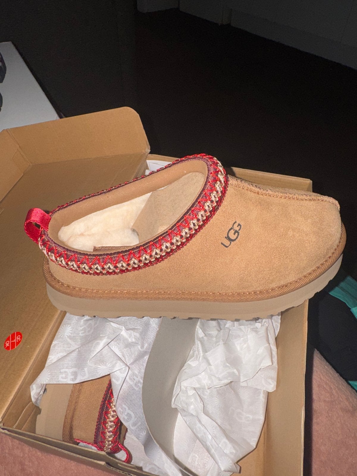 Nieuwe Uggs sloffen maat 35 - ongedragen, Ophalen, Nieuw, Bruin, Pantoffels of Sloffen