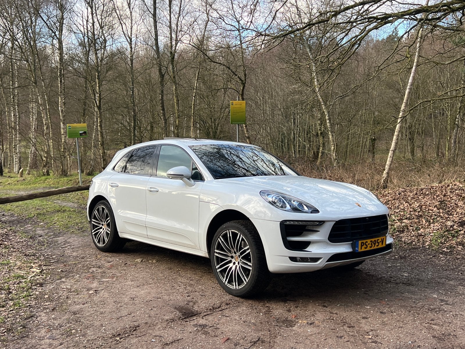 Porsche Macan Facelift NAP 2.0 AUT Turbo 4WD Armytrix, Auto's, Porsche, Zwart, 4 cilinders, Vierwielaandrijving, Particulier