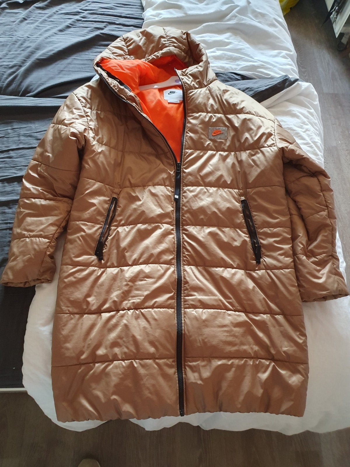 leuke winterjas, Kleding | Dames, Jassen | Winter, Maat 38/40 (M), Bruin, Nike, Ophalen of Verzenden