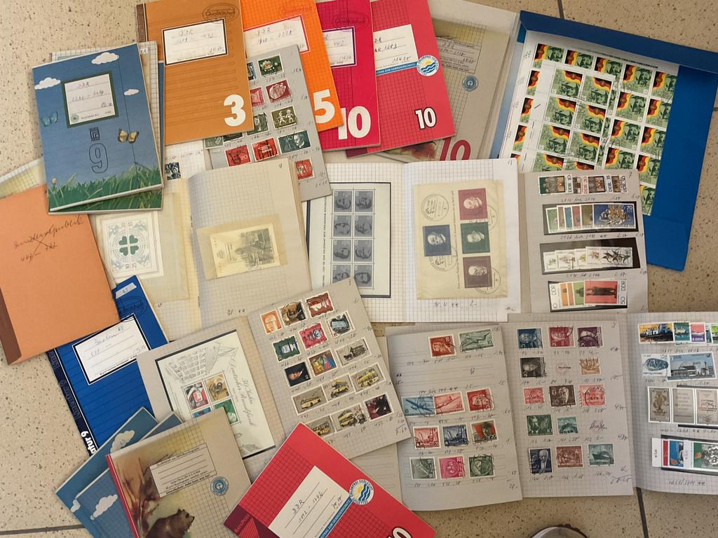 575) Grote snuffeldoos met veel Duitsland, Ophalen of Verzenden, Nederland en Buitenland