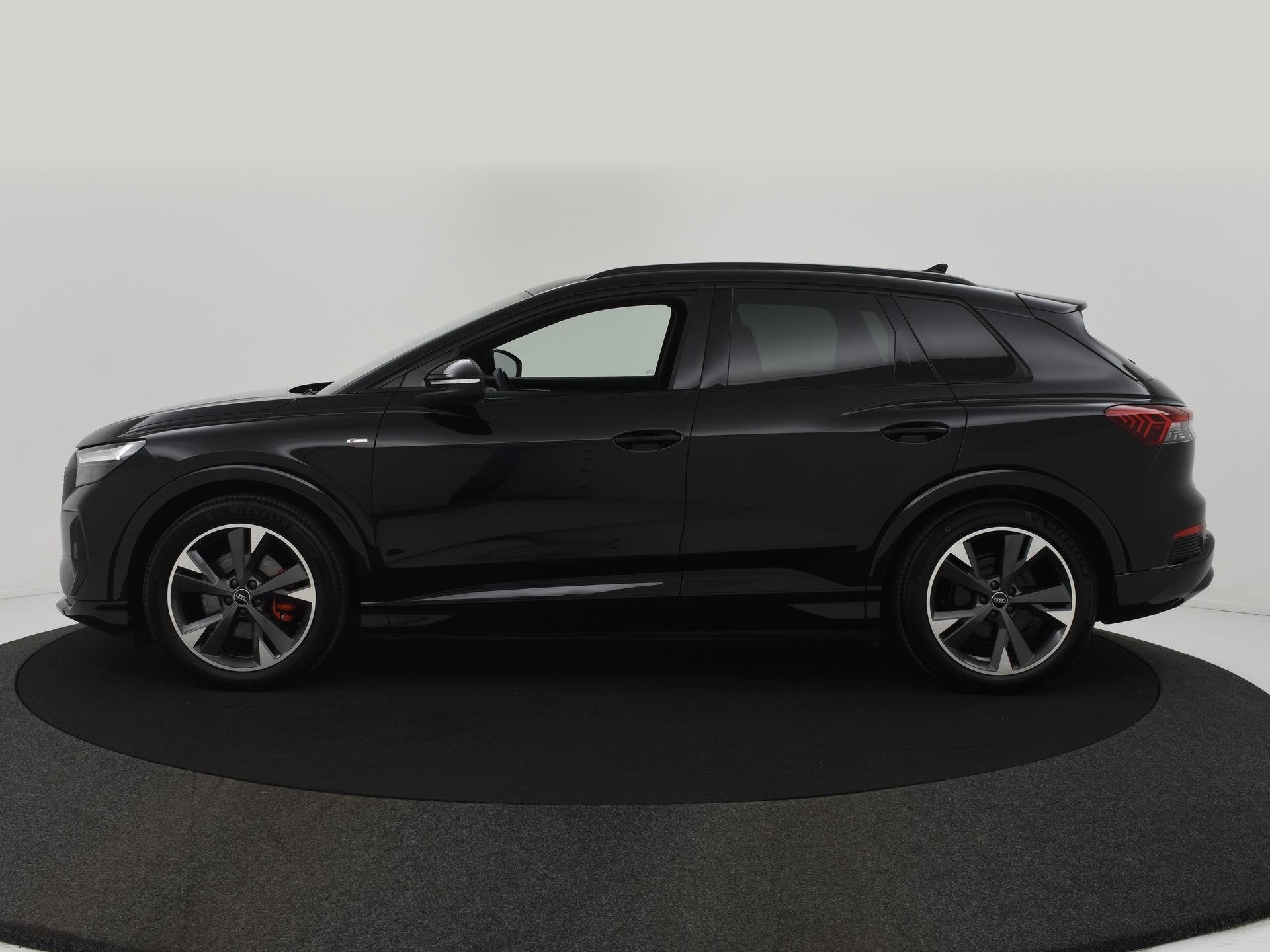 Audi Q4 e-tron 35 Advanced edition 55 kWh 2X S-LINE|SOH91%|L, Auto's, Audi, Automaat, Achterwielaandrijving, Gebruikt, Zwart
