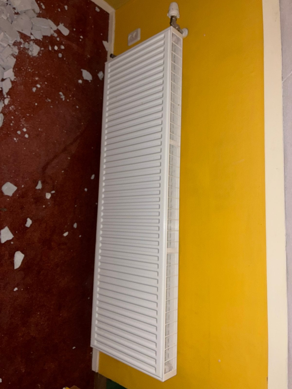 Mooie nette nieuwe radiator met thermostaatknop, 30 tot 80 cm, Radiator, Nieuw, 150 cm of meer