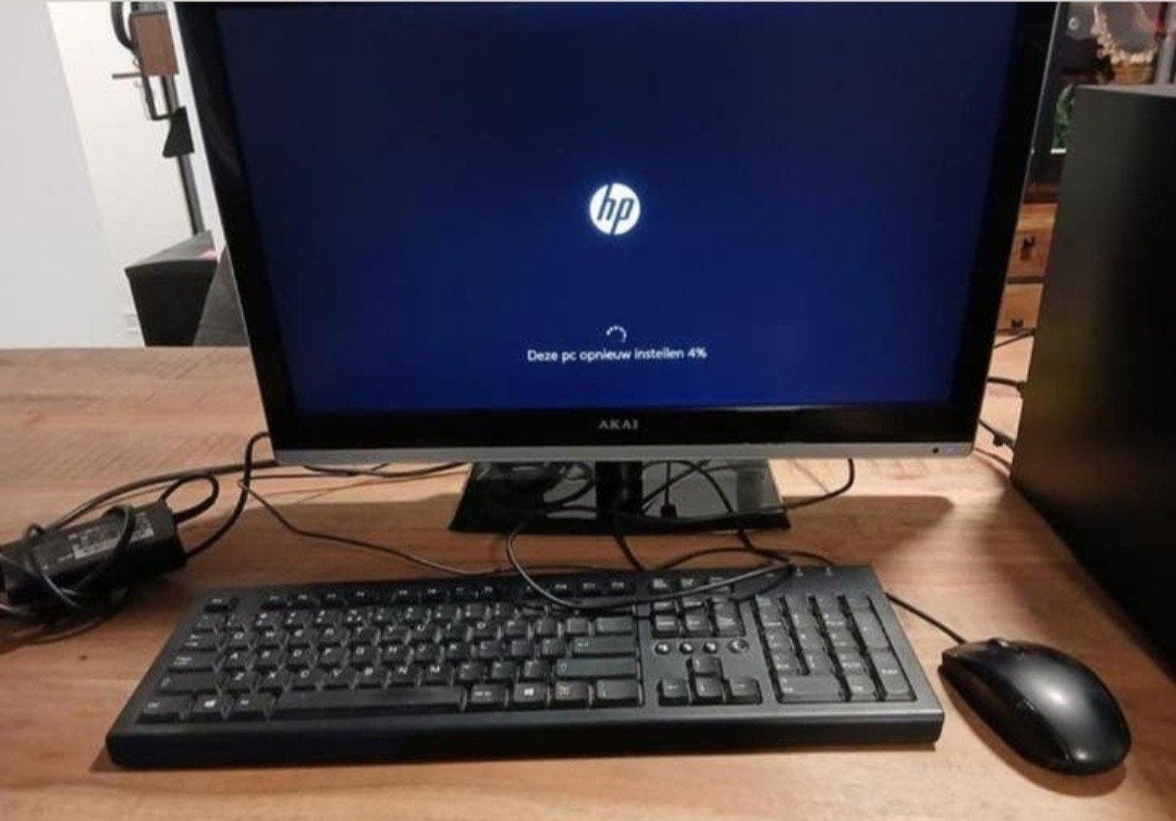 Goedwerkende computer met games, Beeldscherm en geluidsboxen, Ophalen, Gebruikt, 8 GB, Hewlett Packard (HP)