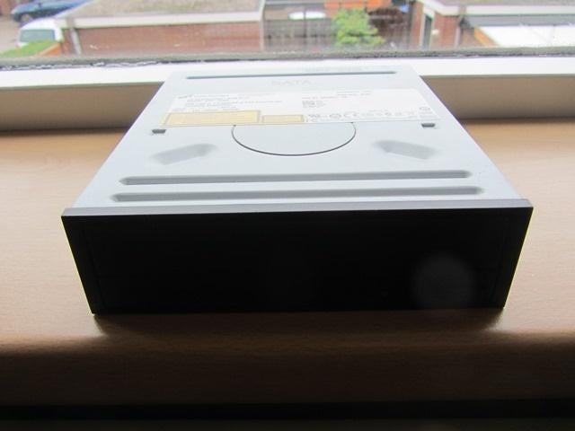 Hitachi/LG GCC-H30N 48x32x40 CD-RW/16x DVD-ROM SATA Drive, Computers en Software, Optische drives, Zo goed als nieuw, Intern, Windows
