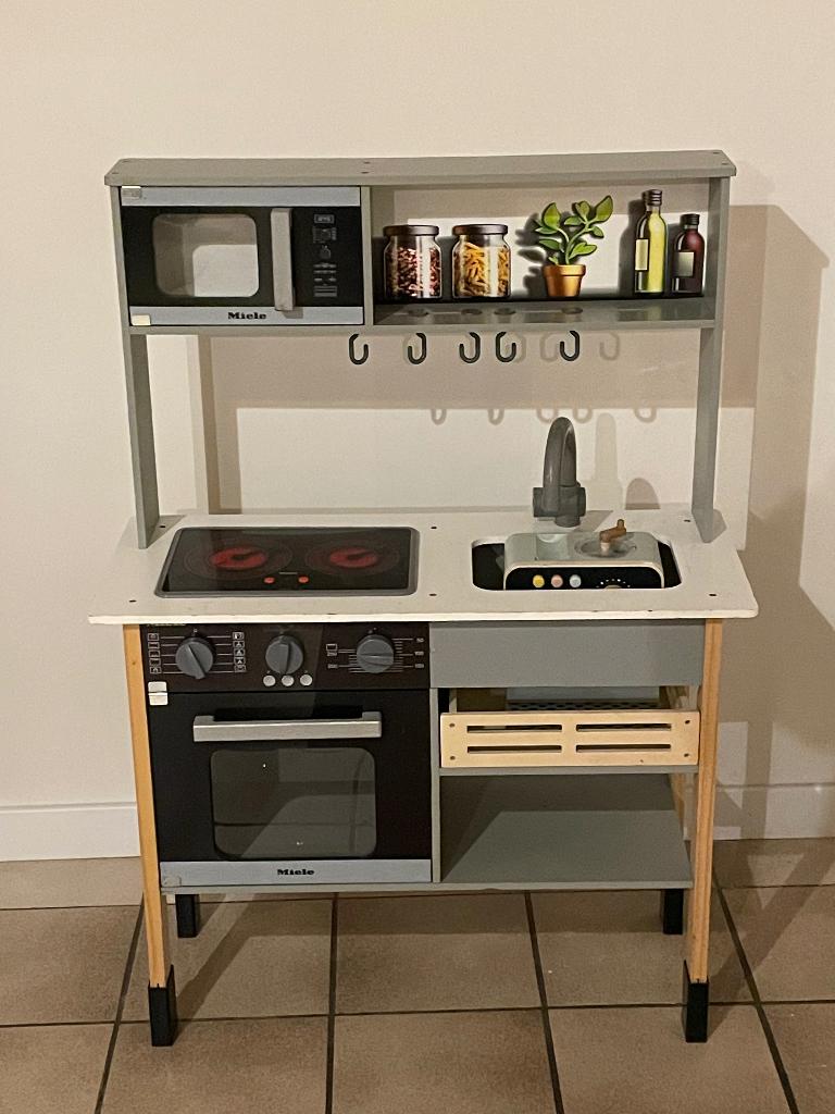 Houten kinderkeuken met accessoires – Miele, Ophalen of Verzenden, Zo goed als nieuw, Hout, Speelkeuken