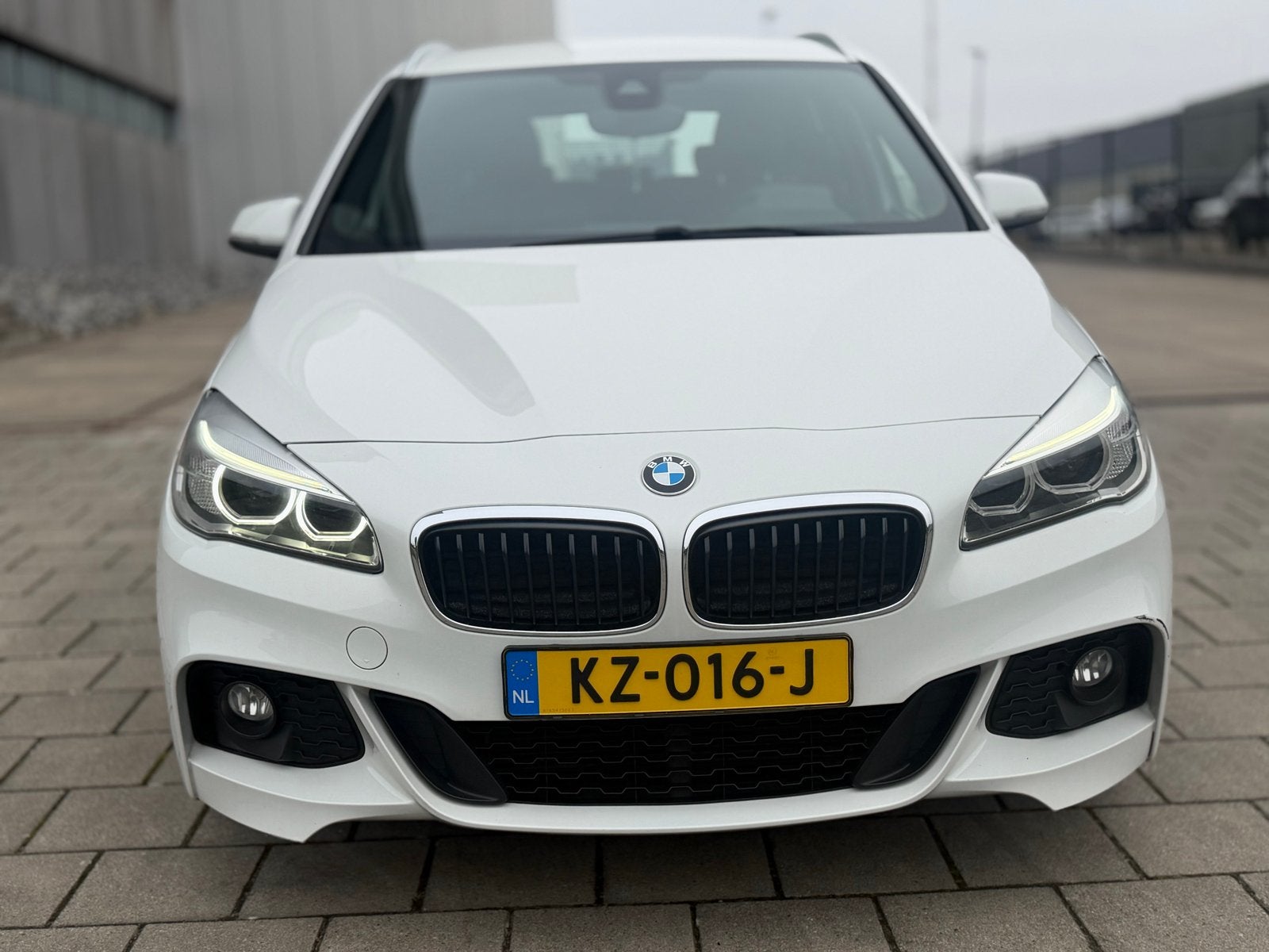BMW 2-Serie Active Tourer 218i 136pk Aut 2017 Wit, Auto's, BMW, 1345 kg, 136 pk, Wit, Origineel Nederlands