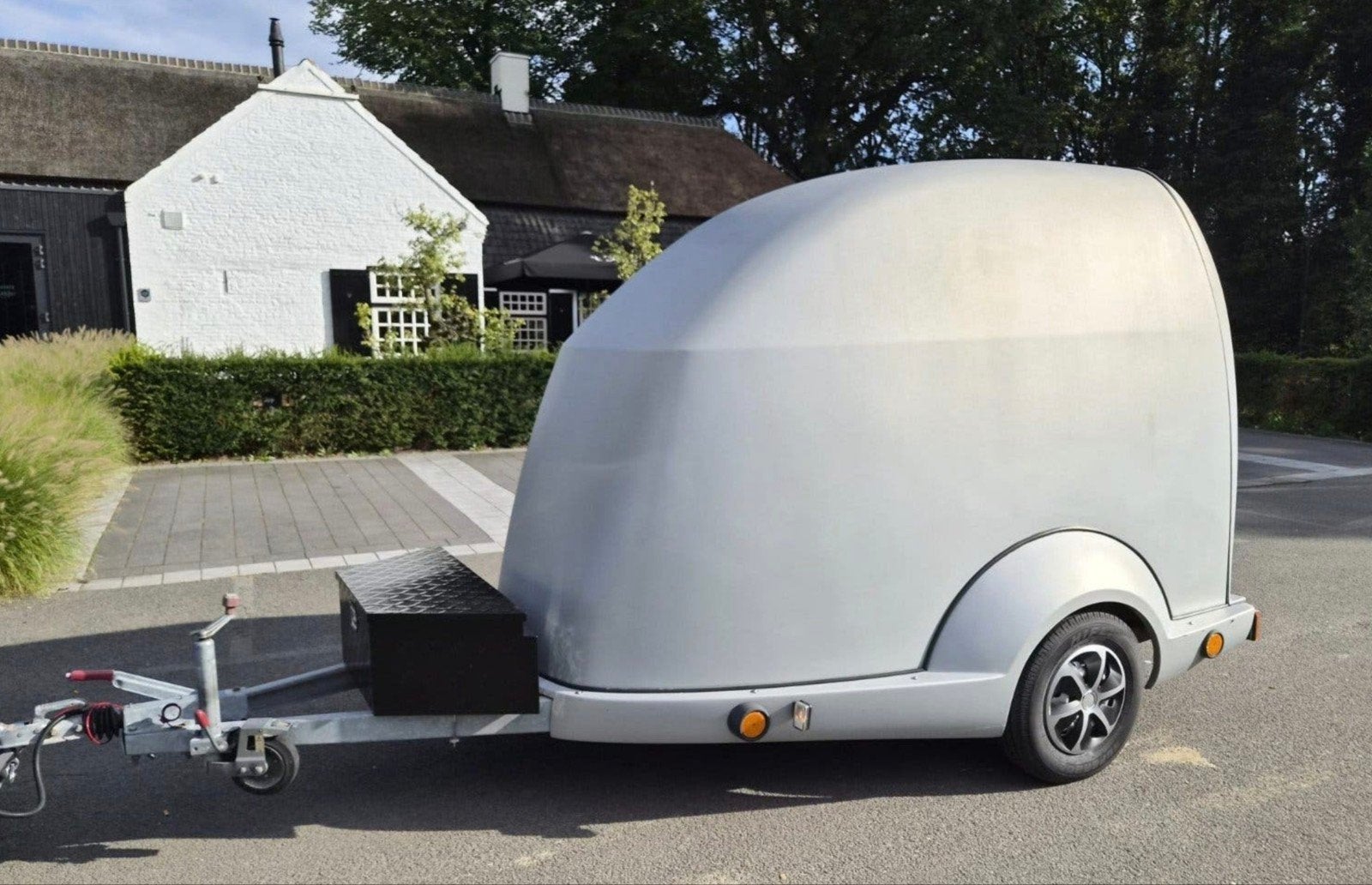Compacte Aanhanger/motortrailer met oprijplaten en wielklem, Auto diversen, Ophalen, Zo goed als nieuw