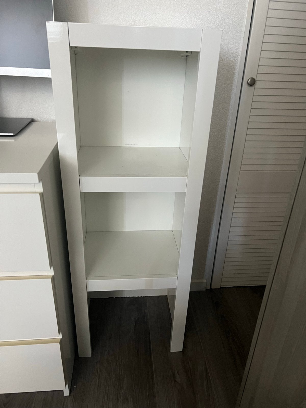 Gratis afhalen Badkamer kastje - opknapper, Huis en Inrichting, Badkamer | Badkamermeubels, Ophalen, (Half)hoge kast, Minder dan 50 cm