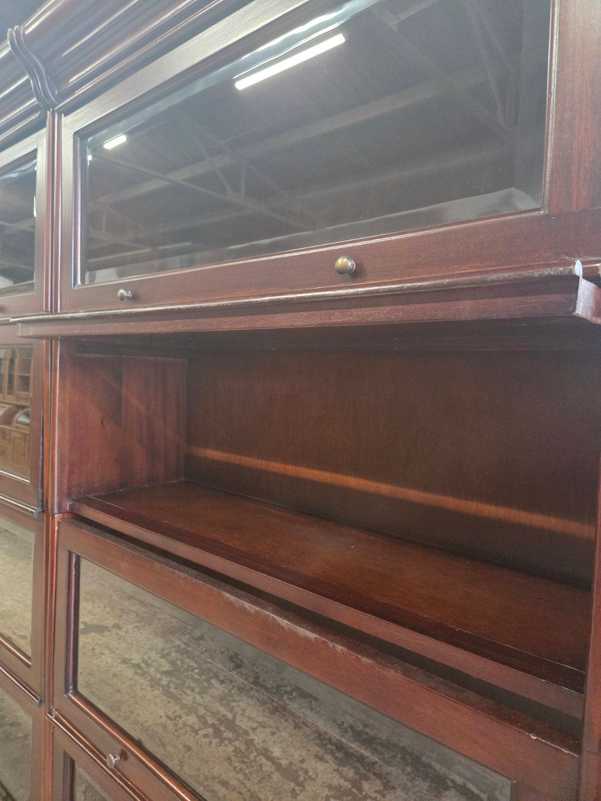 Foto 6 van Prachtige Europese barrister bookcase / bibliotheekkast 