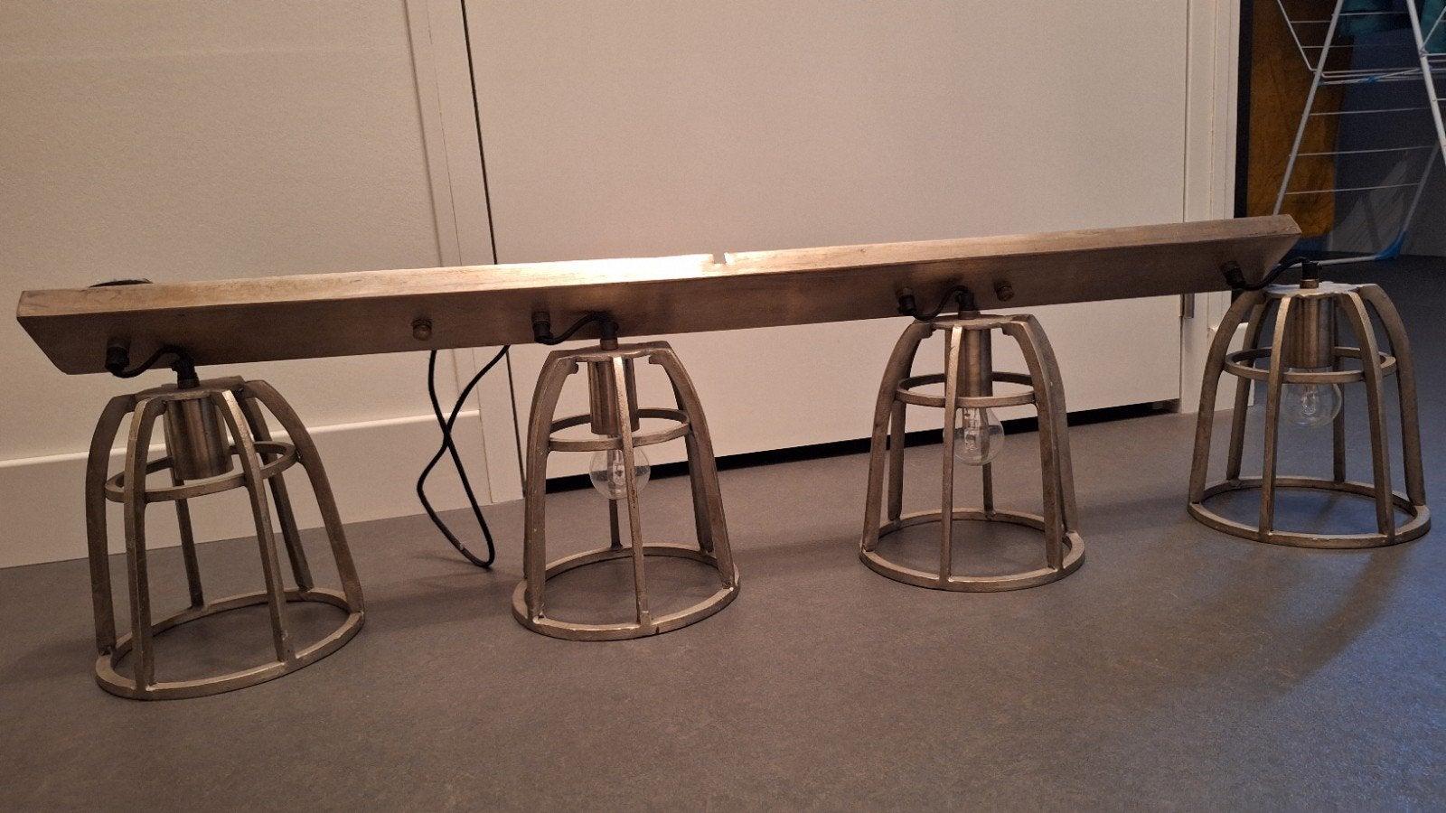Industriële hanglamp met 4 kooilampen, Ophalen, Zo goed als nieuw, Metaal, Minder dan 50 cm
