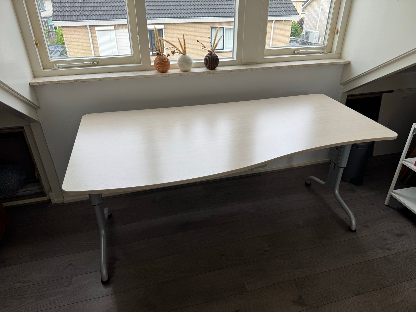 Degelijk verstelbaar bureau inclusief kabelgoten, Ophalen, Gebruikt, 50 tot 100 cm, 150 tot 200 cm