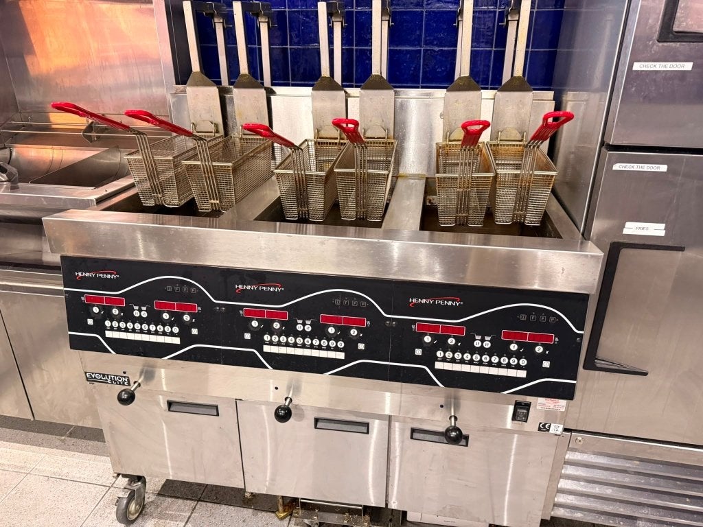 Henny Penny Evolution Elite 3-pans professionele frituur, Ophalen, Gebruikt, Fornuis, Frituur en Grillen