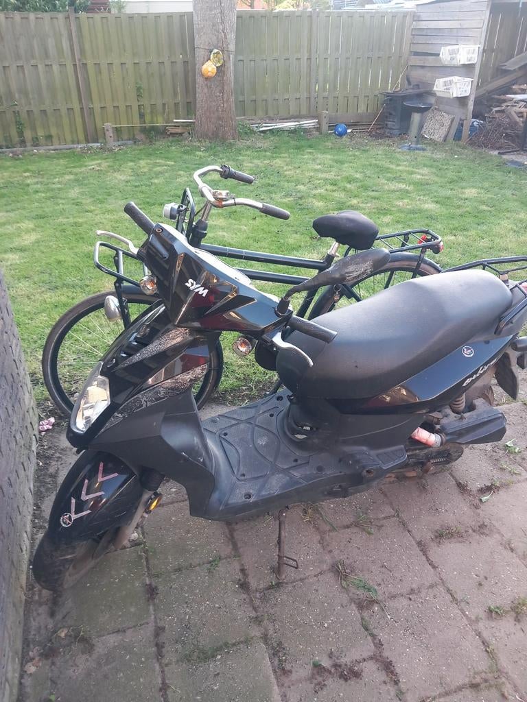 SYM Scooter - Kapot, staat 2 jaar stil, Ophalen of Verzenden, Gebruikt, Overige modellen