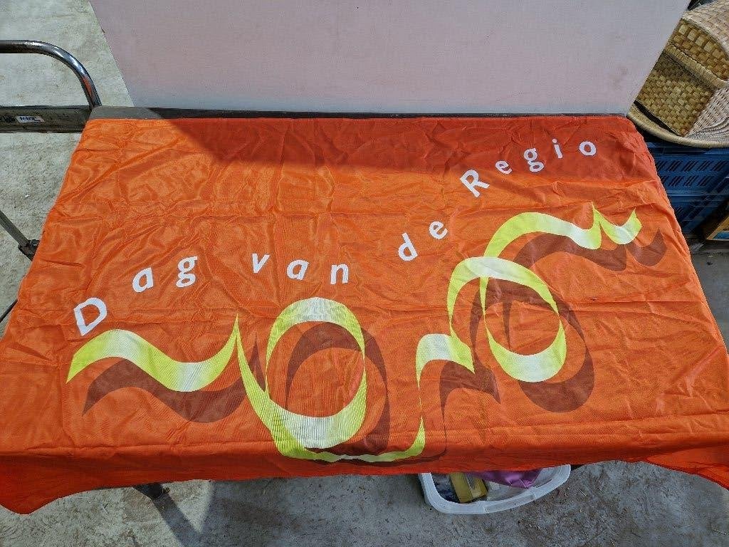 Vlag 150x100 Dag van de Regio, Ophalen of Verzenden, Gebruikt
