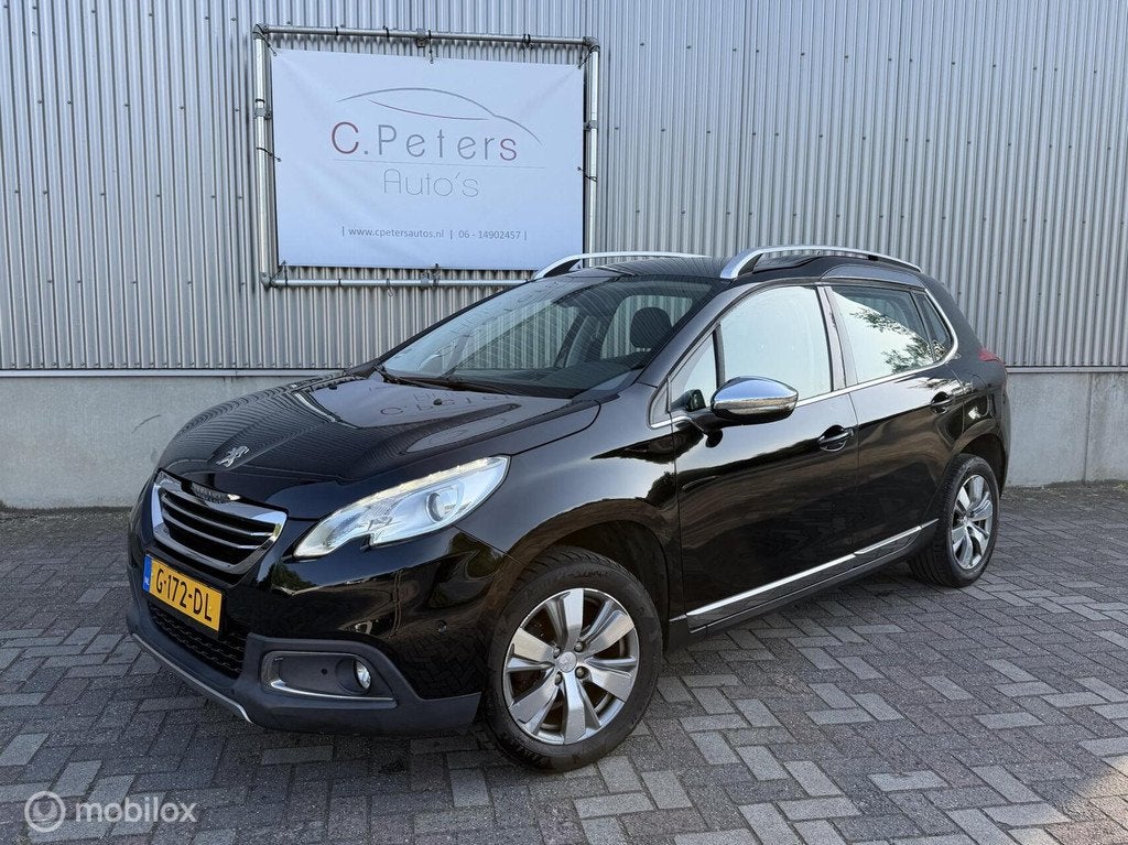 Peugeot 2008 1.2 VTi Allure Pack 2013 / Navigatie / Trekhaak, Auto's, Voorwielaandrijving, Euro 5, 1199 cc, Zwart