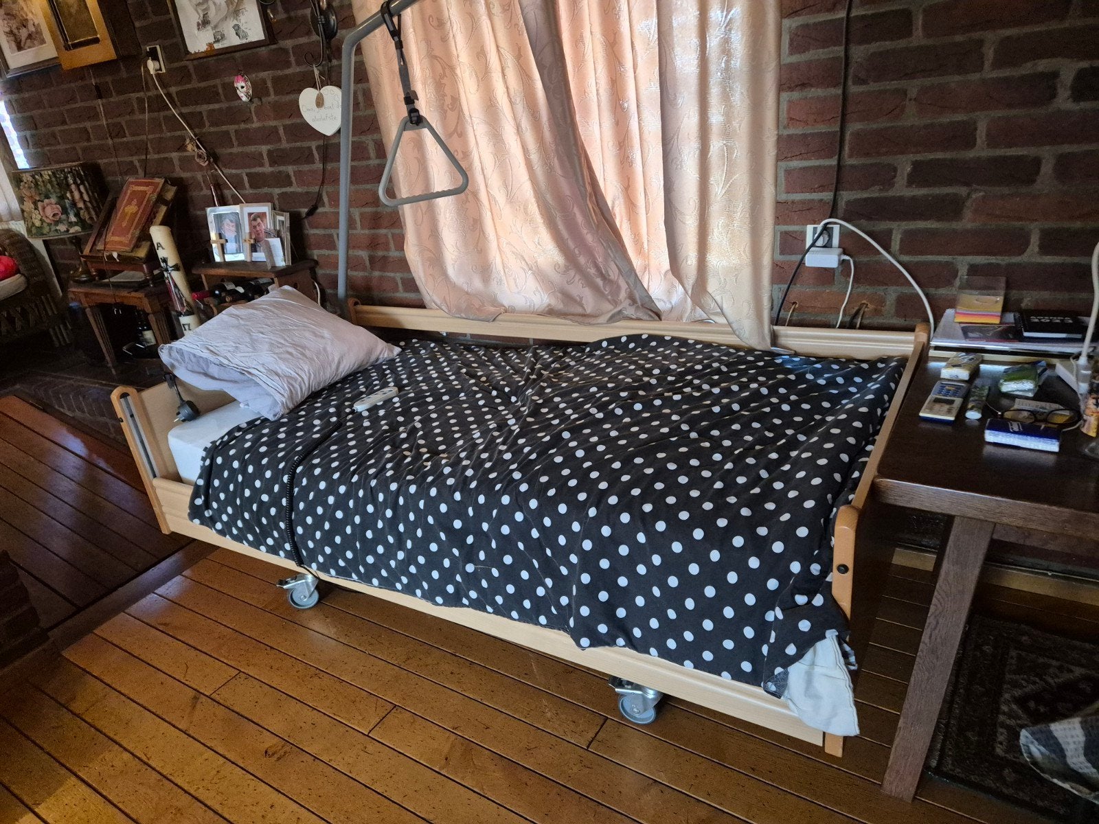 ziekenhuis bed, Diversen, Ophalen