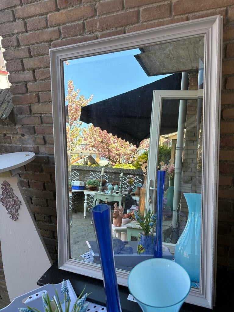 Stijlvolle Geslepen Spiegel met Witte Lijst, Gebruikt, 100 tot 150 cm, Ophalen of Verzenden, Rechthoekig