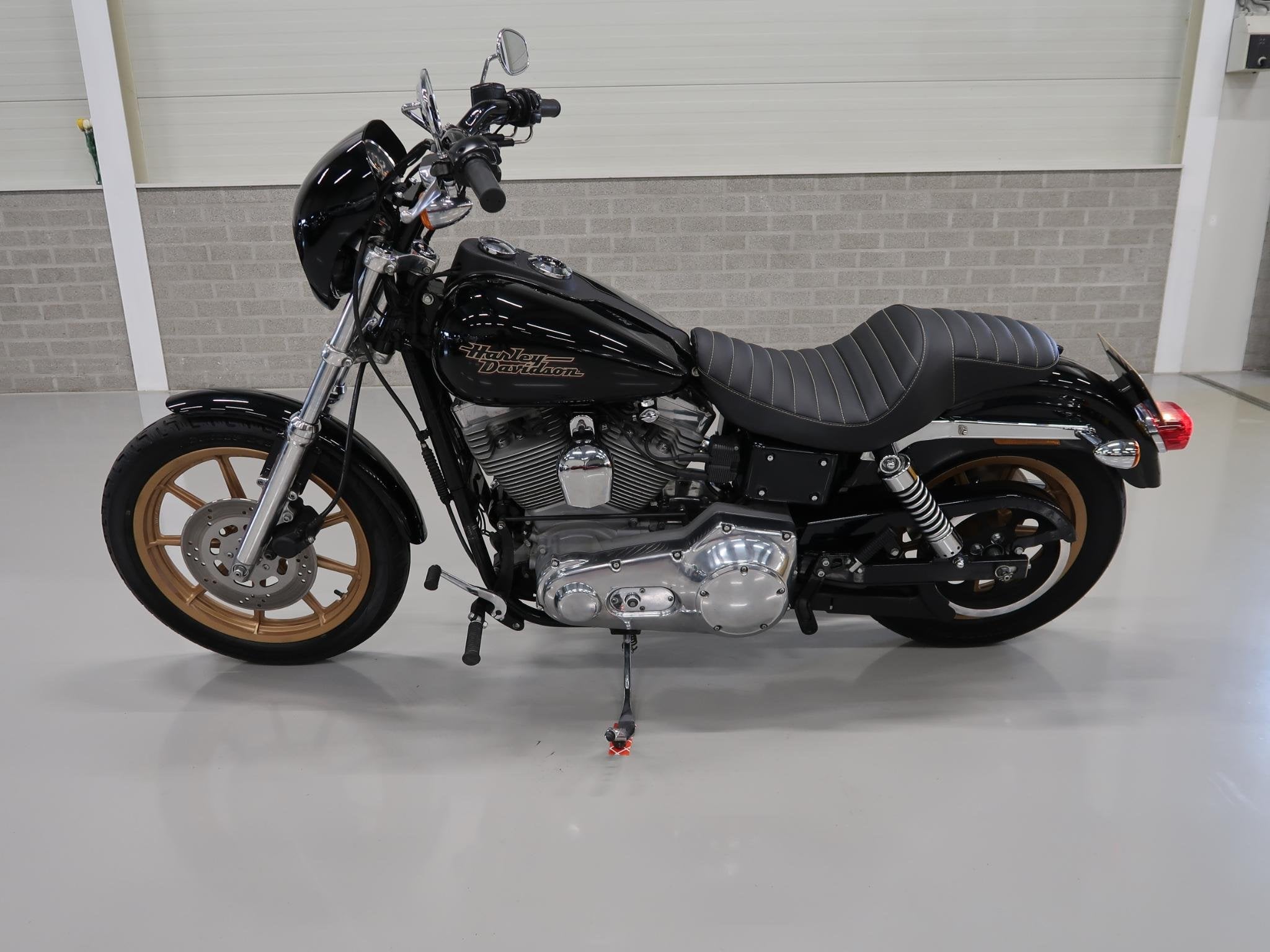 Harley Davidson 88 FXD Dyna Super Glide Chopper nieuwstaat,, Motoren, Motoren | Harley-Davidson, Laan van Vredenoord 33
2289 DA  Rijswijk, NL