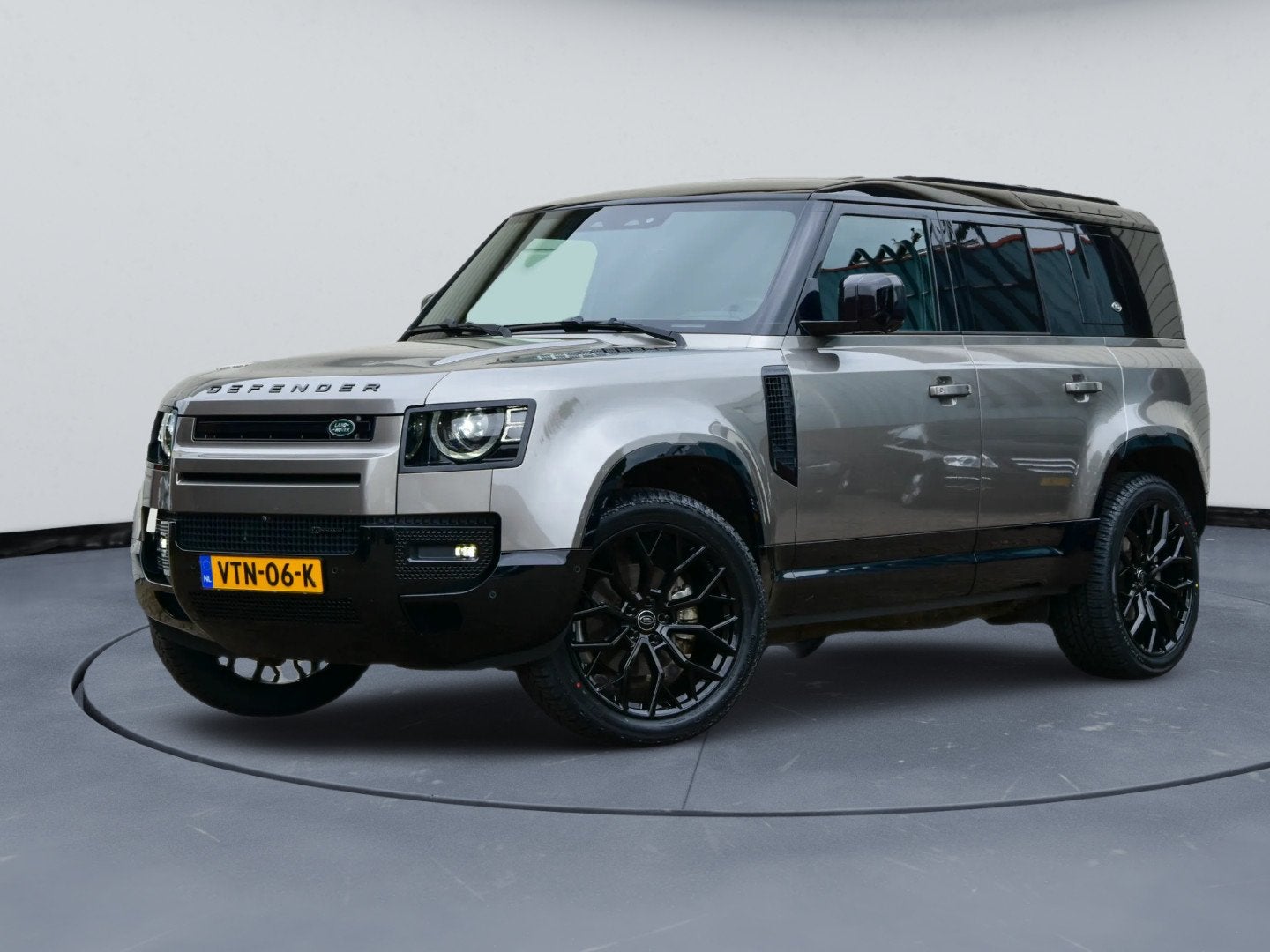 Land Rover Defender 3.0 D250 110 X-DYNAMIC * COMMERCIAL * GR, Automaat, Gebruikt, Zwart, Diesel