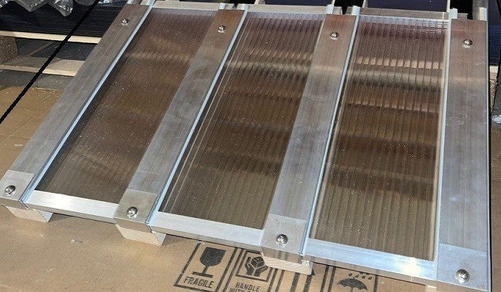 Foto 12 van polycarbonaat platen helder of opaal wit 10mm en 16mm nieuw