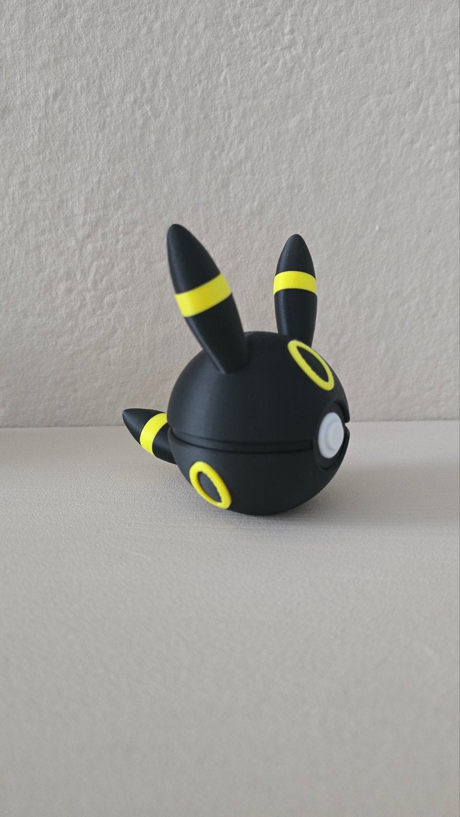 3D Geprinte Umbreon Pokémon Bal - Uniek Verzamelobject, Verzamelen, Poppetjes en Figuurtjes, Ophalen of Verzenden, Nieuw