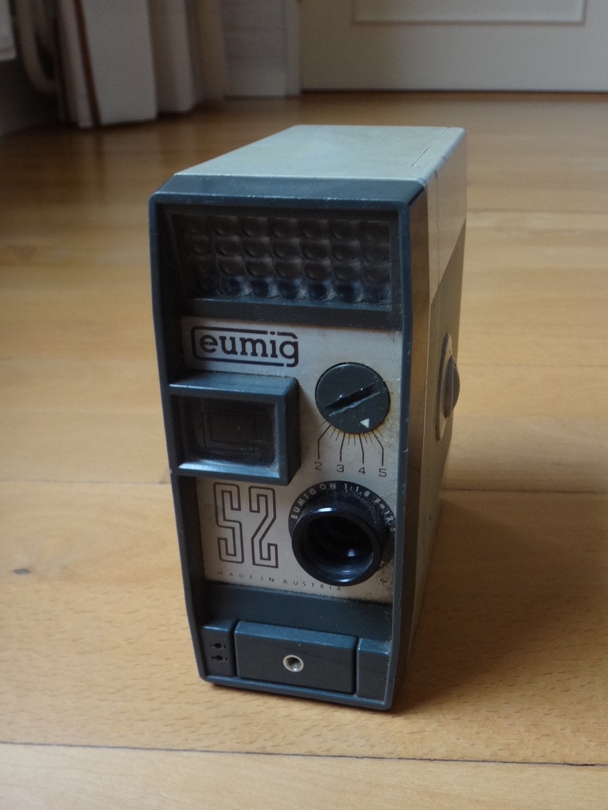 Vintage Eumig filmcamera, 8 mm, jaren 50 Voor de verzamelaar, Ophalen of Verzenden, 1940 tot 1960