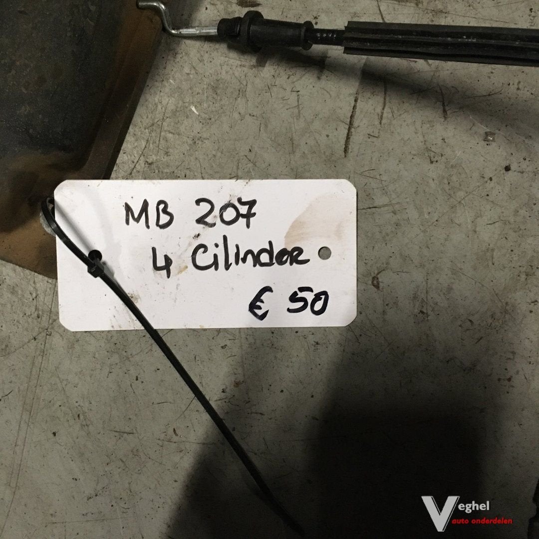 Mercedes W207 4 cilinder Radiateurkap, Gebruikt, -, -, Ophalen of Verzenden