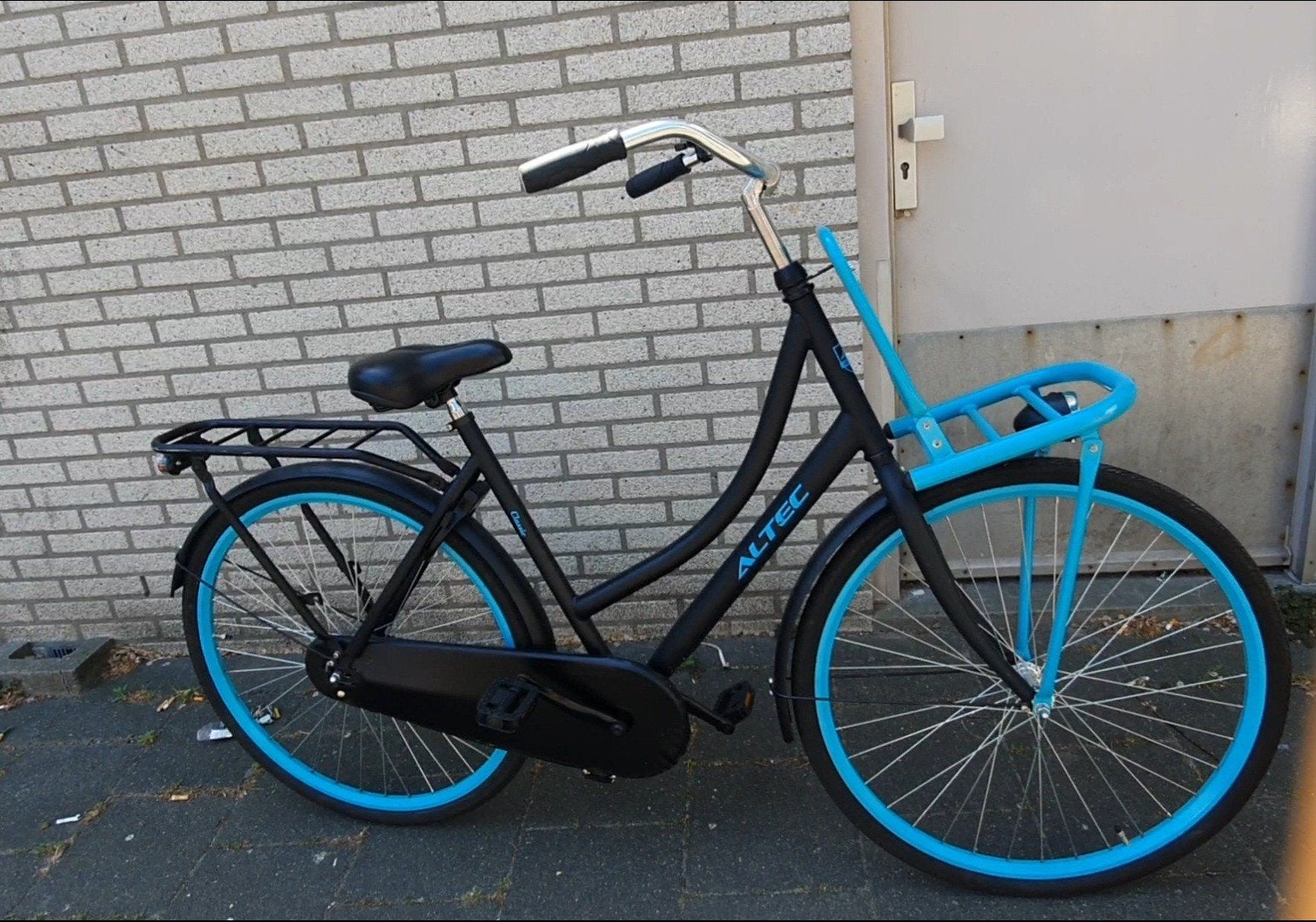 Mooie nog Niuwe dames fiets wil par keer gebruikt, Fietsen en Brommers, Ophalen of Verzenden, Zo goed als nieuw