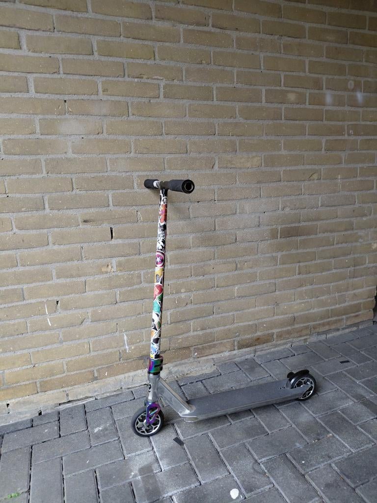 Stickerbomb step, Fietsen en Brommers, Steps, Ophalen, Nieuw, Overige typen, Decathlon