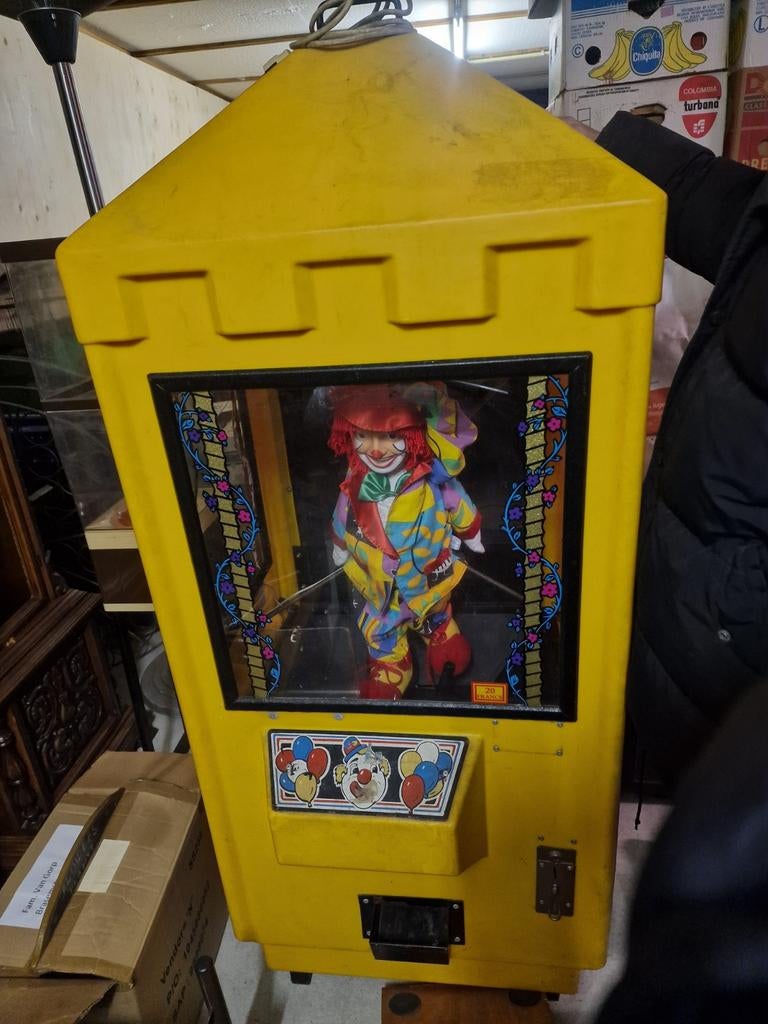 Altijd prijs clowns kast, Euro, Ophalen