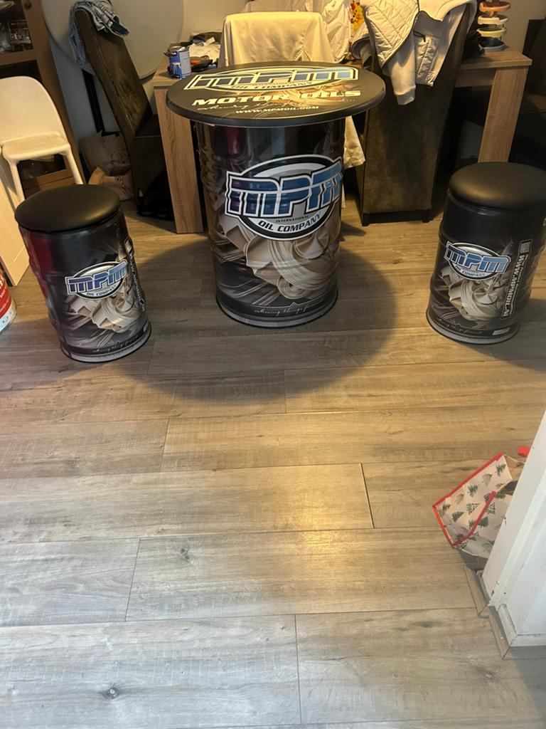 Tafel + krukjes van olievaten, Zo goed als nieuw, Minder dan 50 cm, Rechthoekig, 50 tot 100 cm