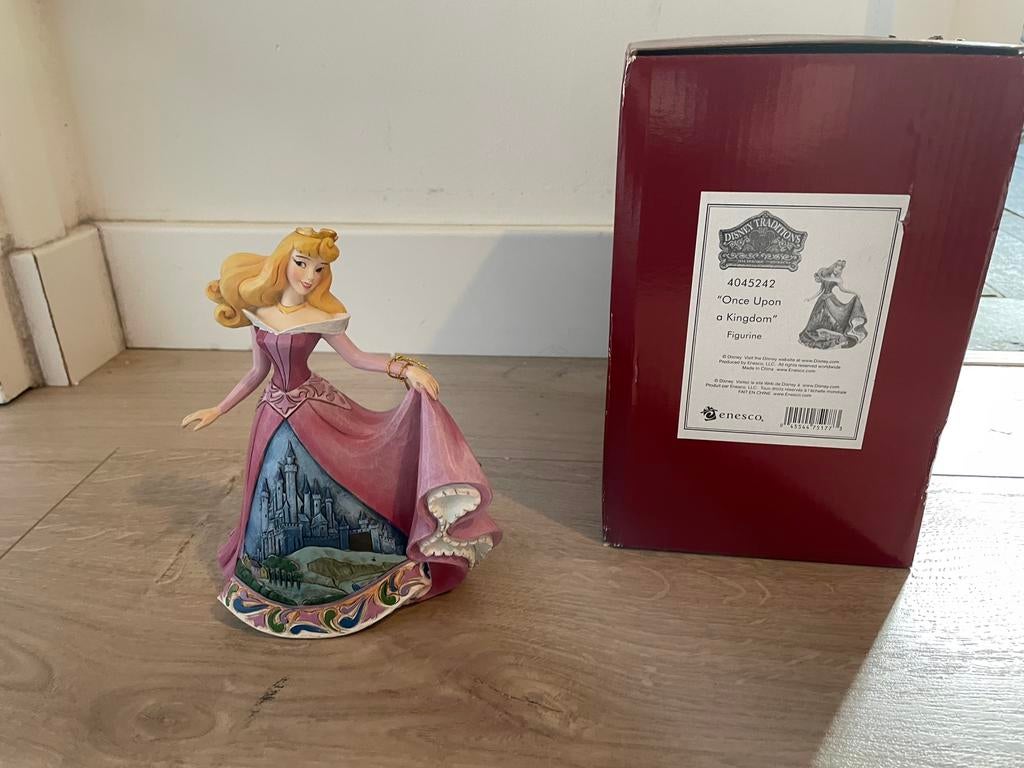 Disney traditions Jim Shore Doornroosje Aurora Castle Dress, Ophalen of Verzenden, Overige figuren, Zo goed als nieuw, Beeldje of Figuurtje