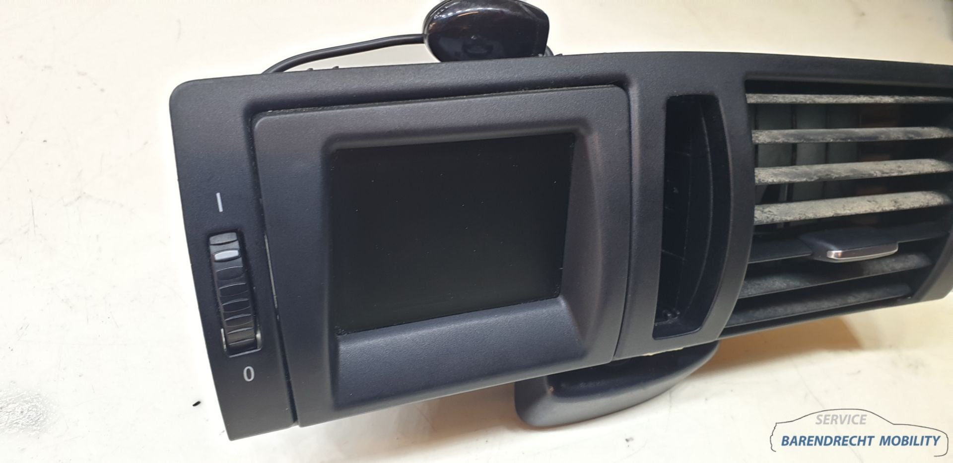 VDO Navigatiescherm BMW 1 serie E87 Siemens VDO luchtrooster, Petuelring 130
80788  Munich, DE, Gebruikt, Info@bmw.de, Ophalen of Verzenden
