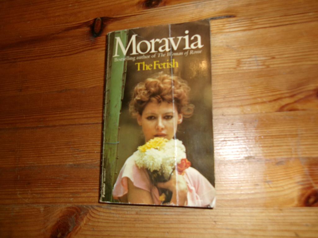 Moravia - The Fetish, Ophalen of Verzenden, Gelezen
