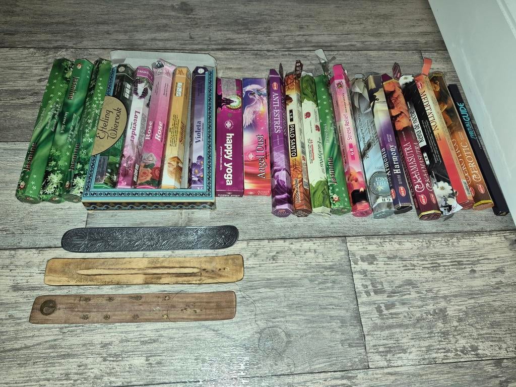 Grote collectie wierookstokjes met houders, Ophalen of Verzenden, Zo goed als nieuw